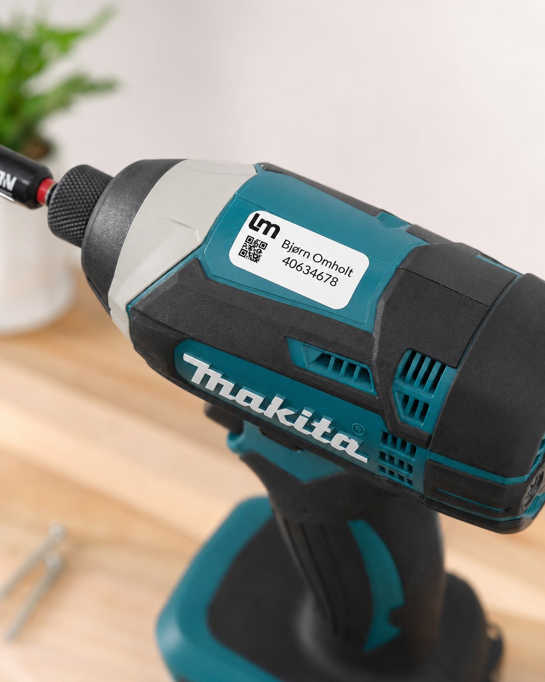 Verktøy med påført Lasermerker-etikett med QR-kode, navn og nummer